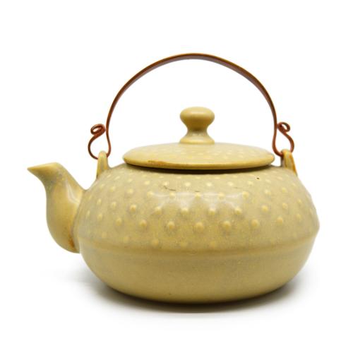 Doted teapot with bronze handle - 0077